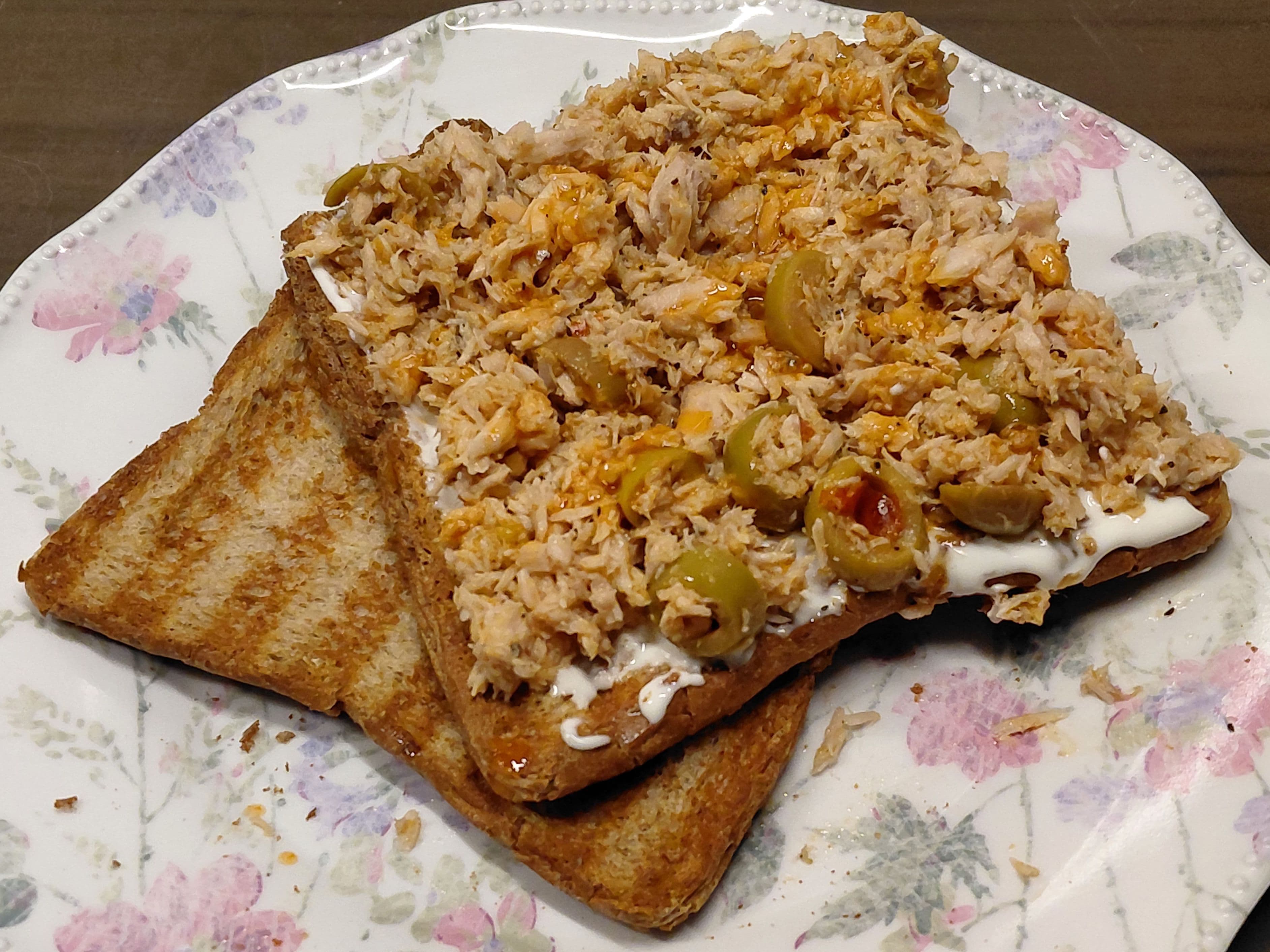 Tuna sandwich