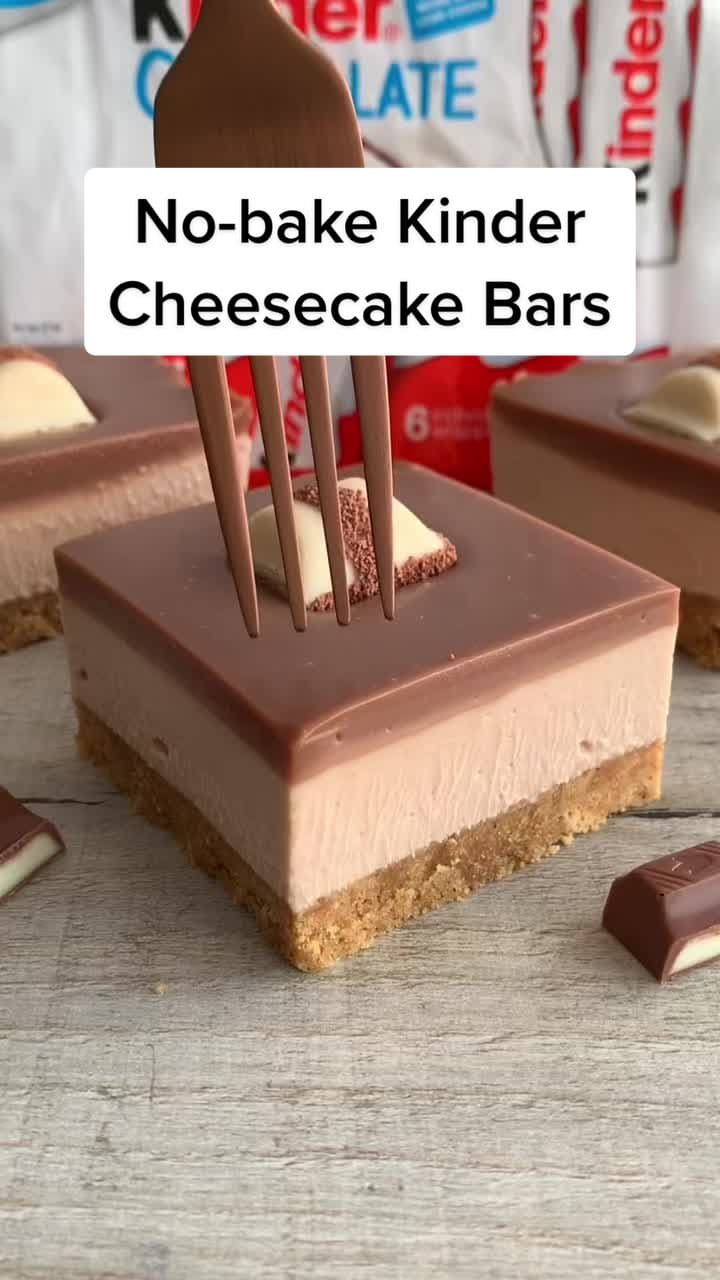 Kinder Cheesecake Bars