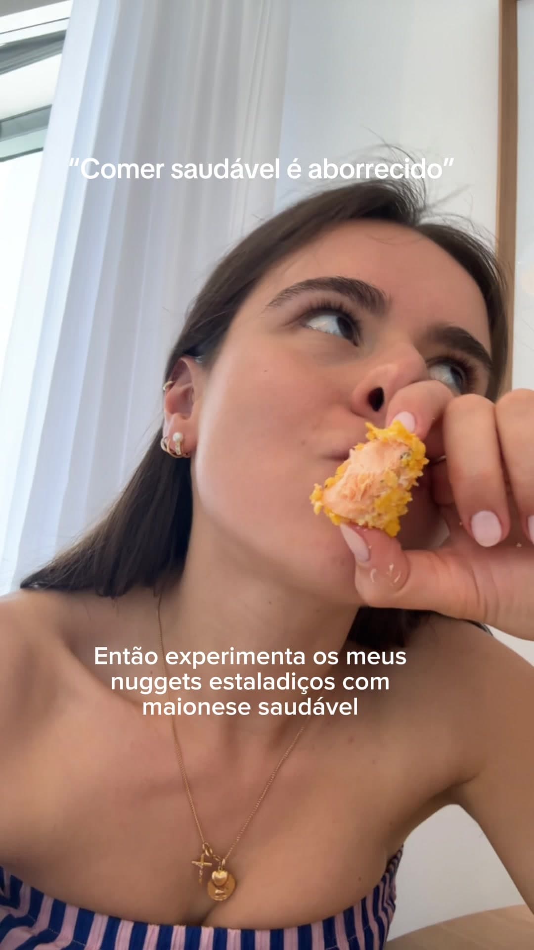 Nuggets de Salmão Crocantes com Maionese Saudável
