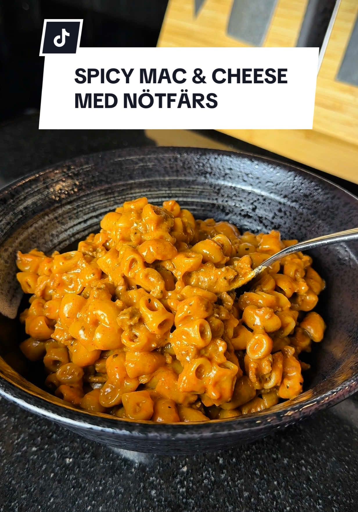 One Pot Spicy Mac & Cheese med Nötfärs