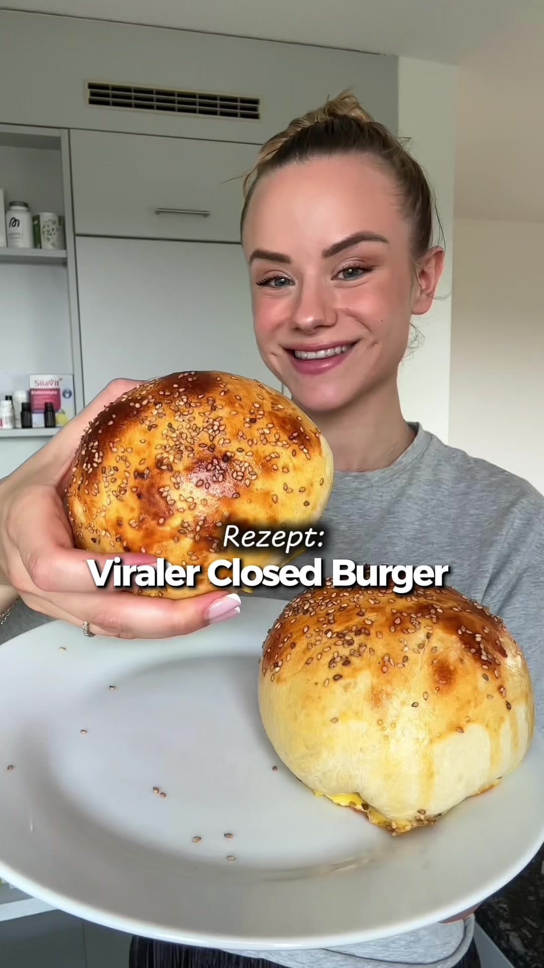 Viraler Closed Burger mit Cheddar und Burger-Sauce