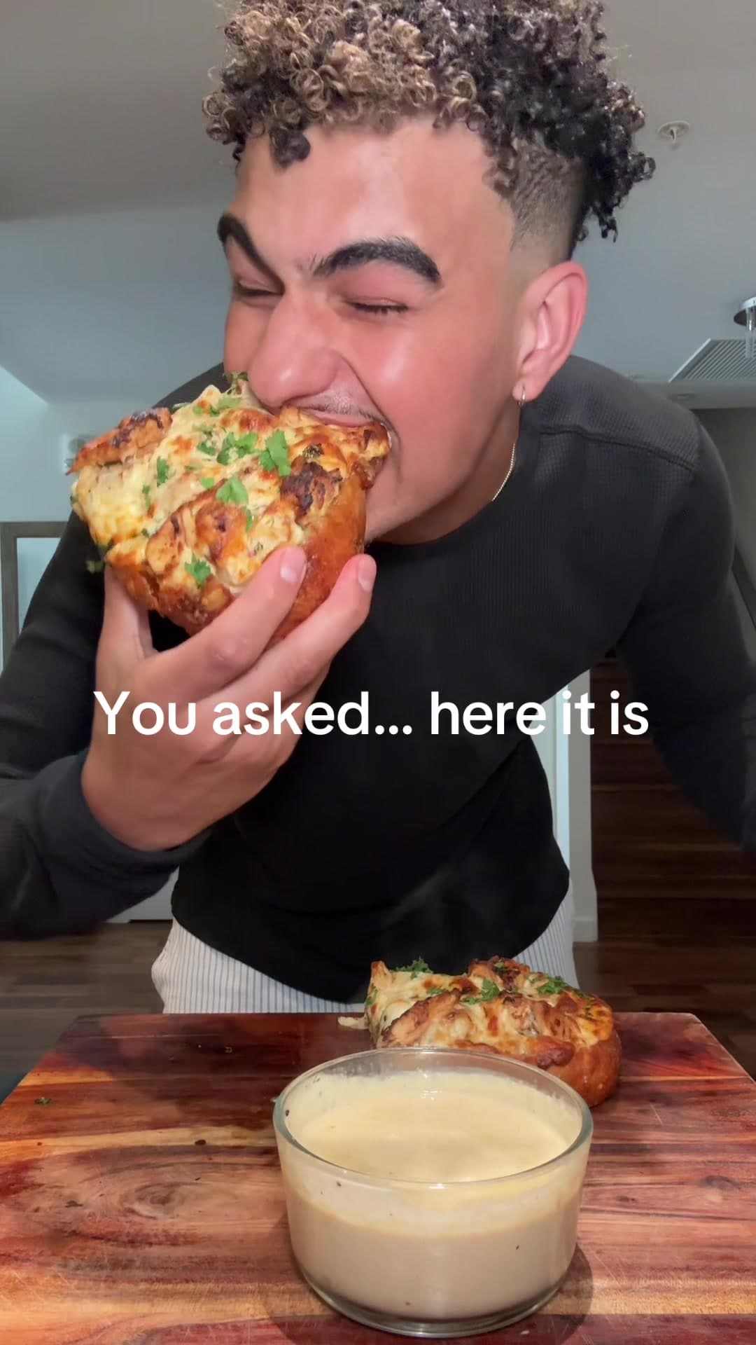 Arsenio's Chicken Alfredo Garlic Bread