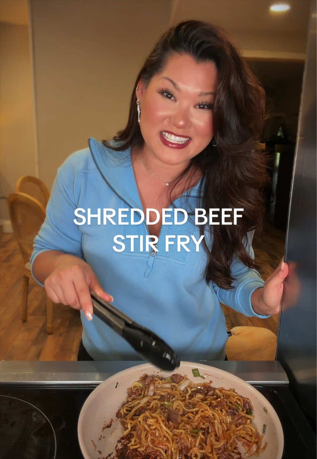 Carne desfiada ao wok