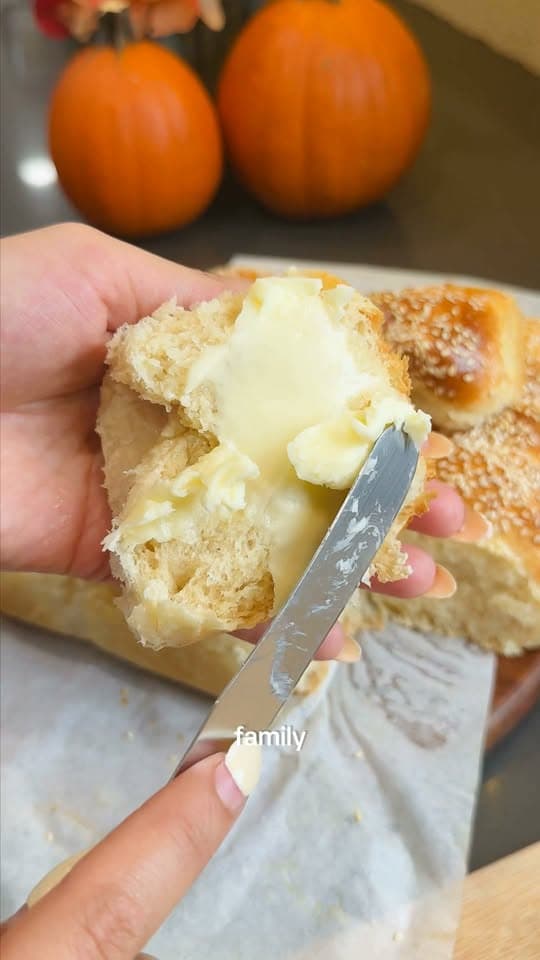 Easy Homemade Dinner Rolls