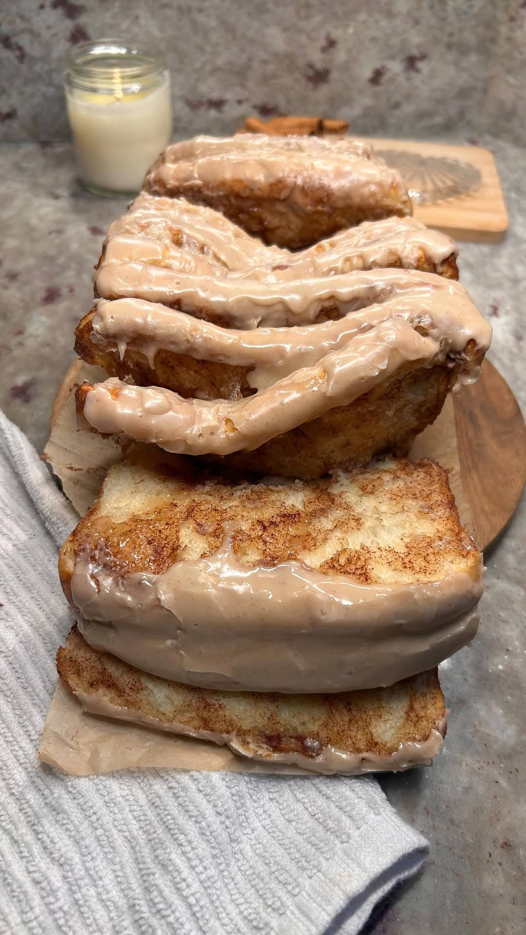 Cinnamon Roll Pull Apart Bread