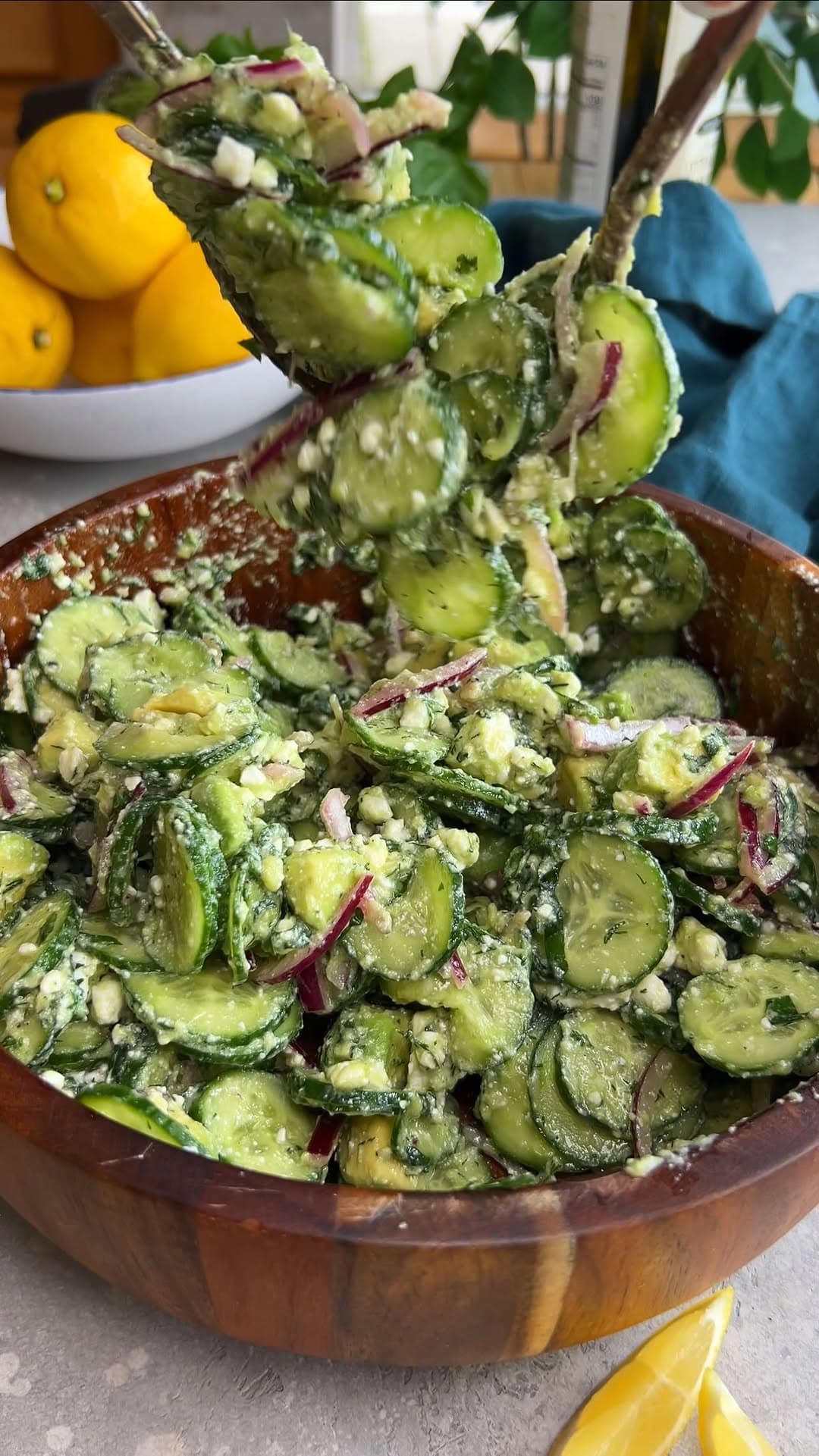 Avocado-Gurkensalat mit Feta