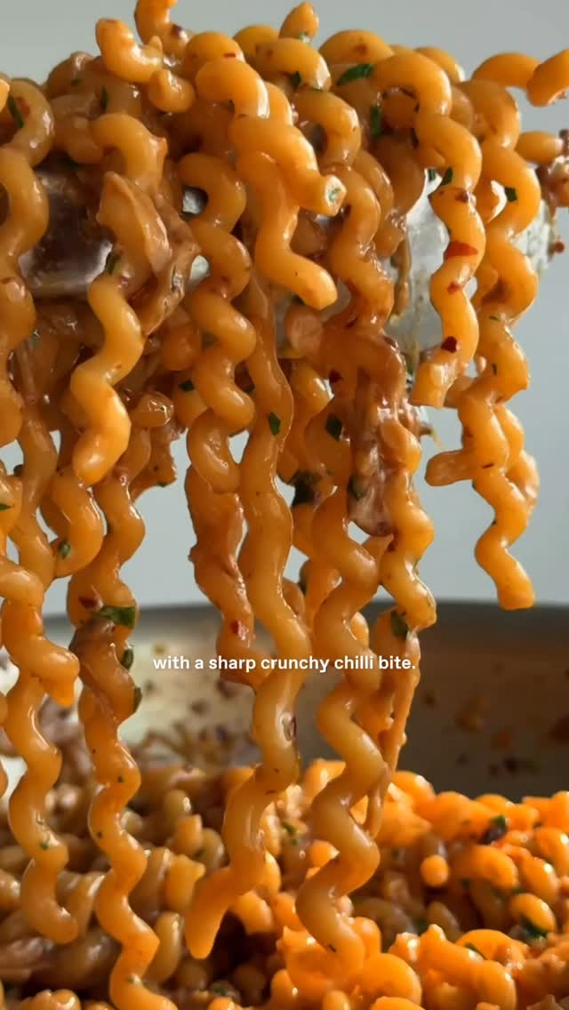 Caramelised Onion Chilli Crunch Noodles