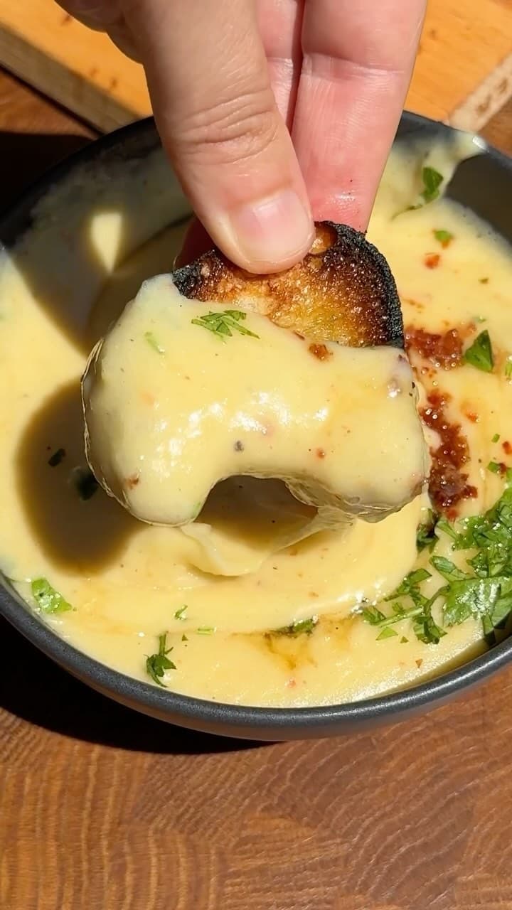 Sopa de Batata com Alho Assado