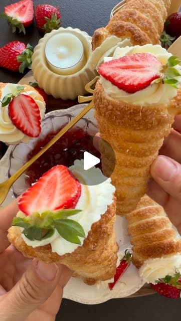 Strawberry Horns