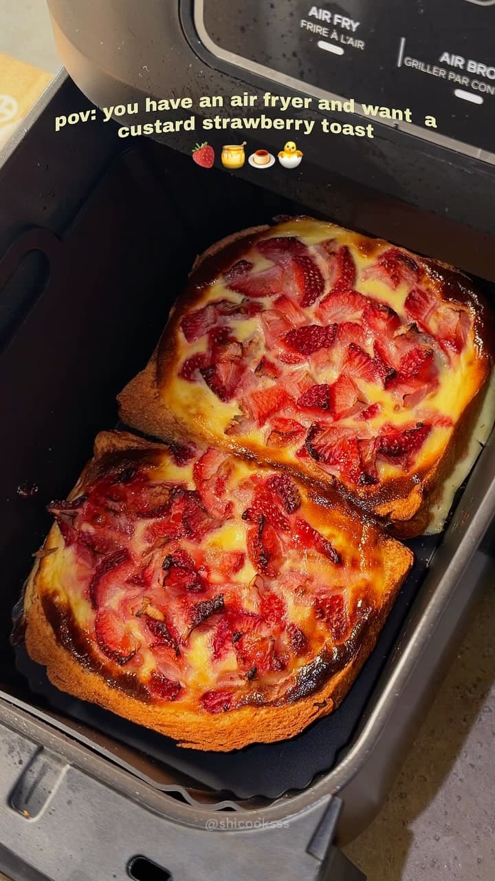 Air Fryer Strawberry Custard Toast