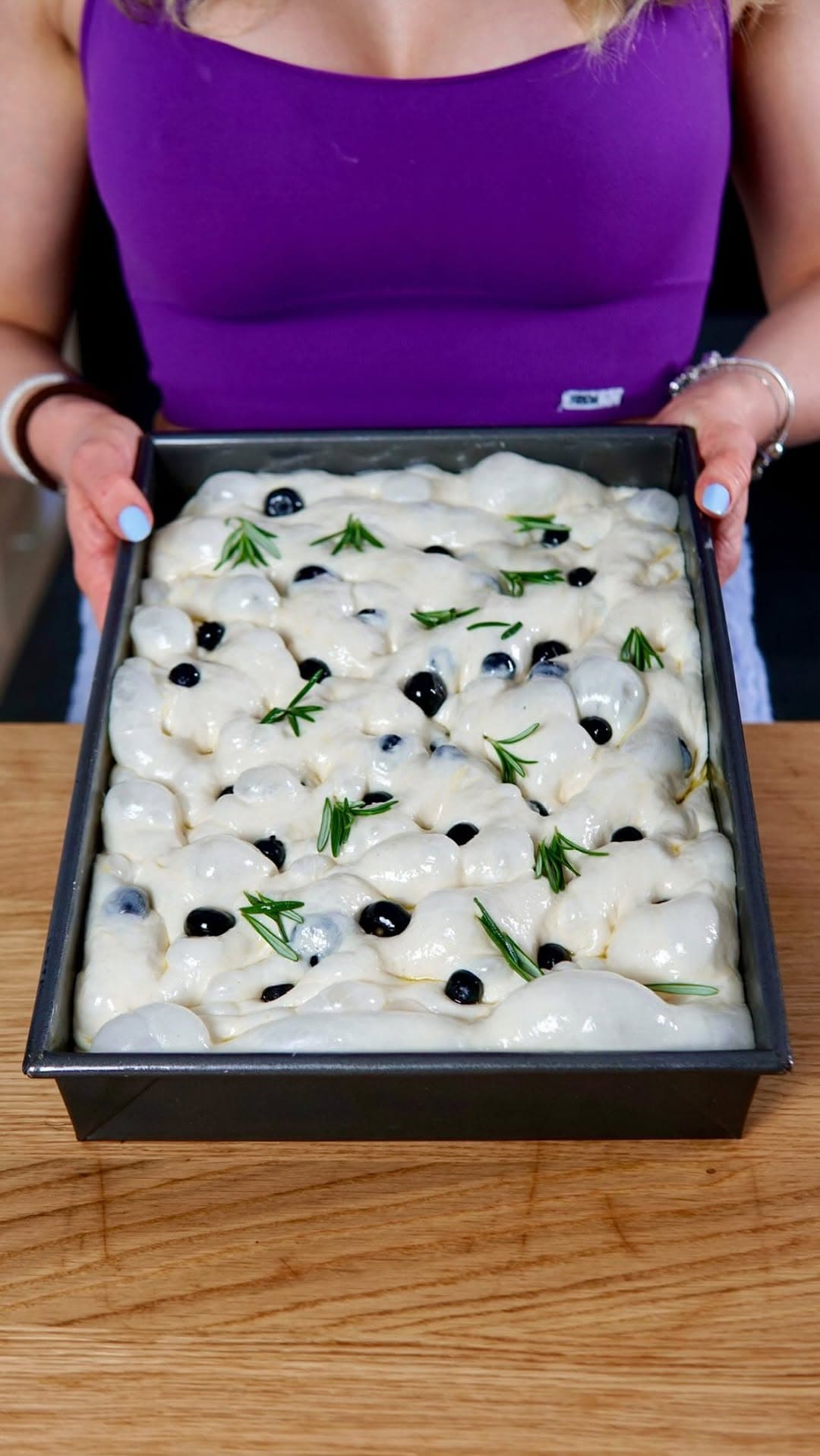 Focaccia ai mirtilli e rosmarino