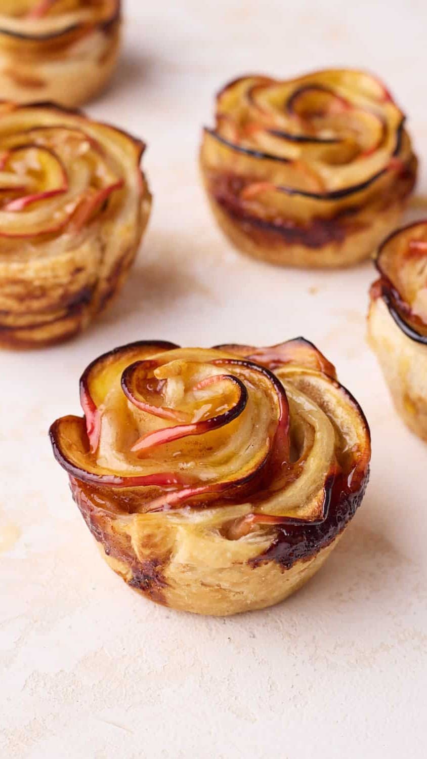 Roses de Pomme à la Pâte Feuilletée