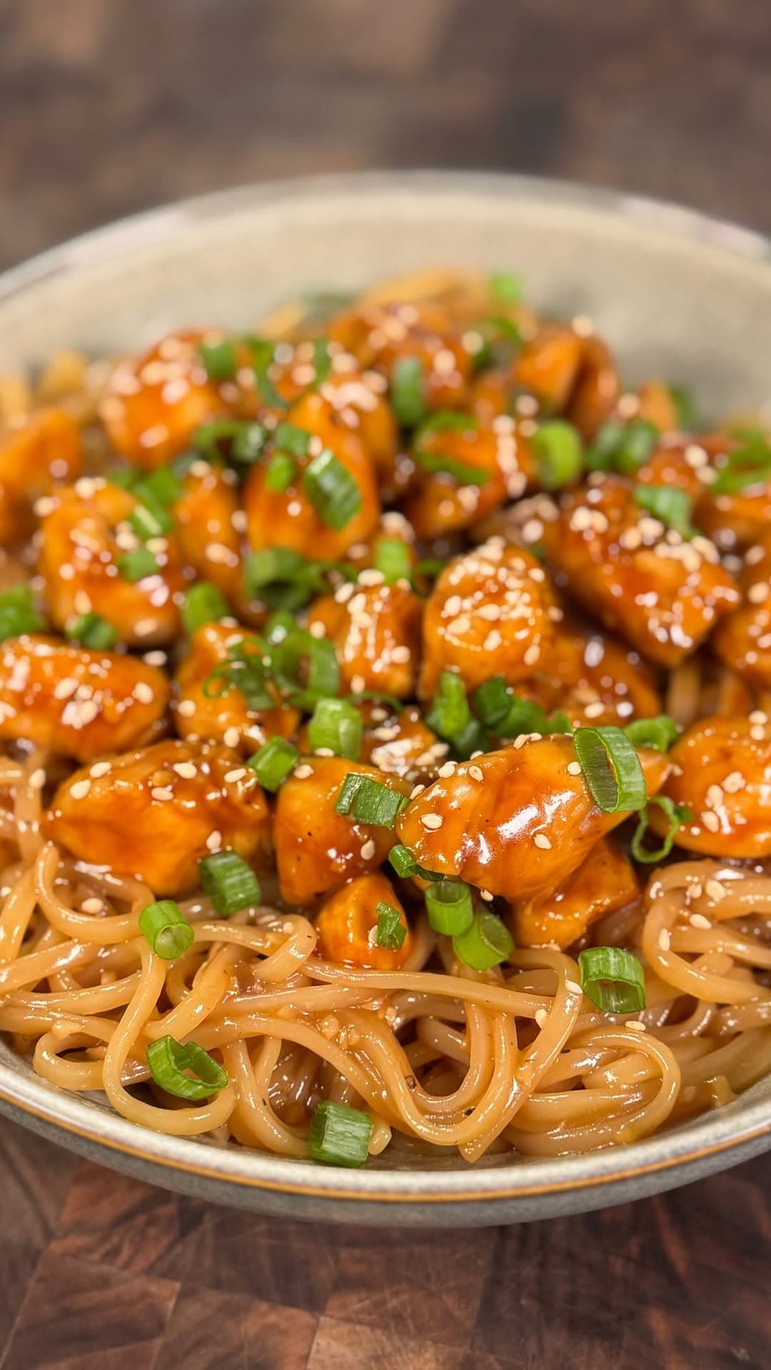 Sticky Garlic Chicken Noodles