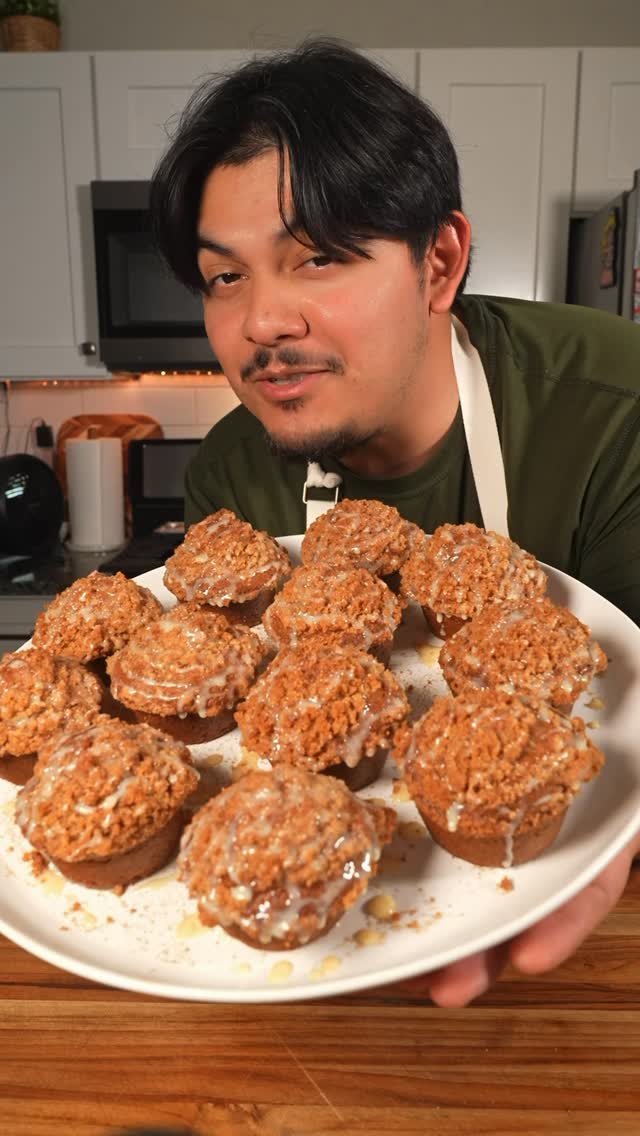 Cinnamon Churro Crunch Banana Muffins