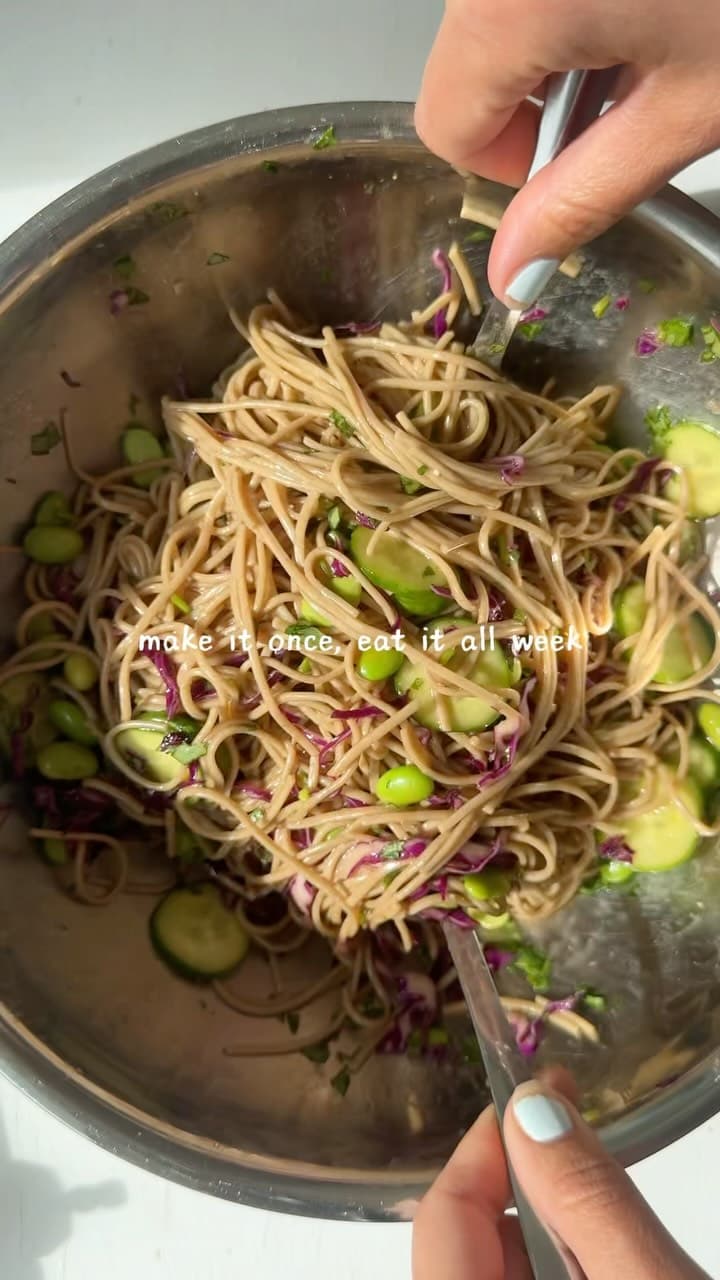 Knusprige Schalotten Soba-Nudeln