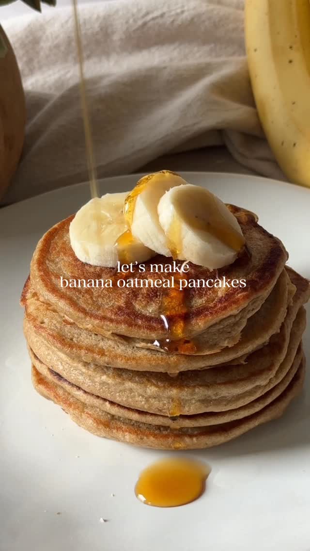 Banana Oatmeal Pancakes