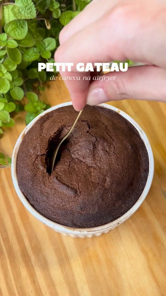 Petit Gâteau de Caneca na Airfryer