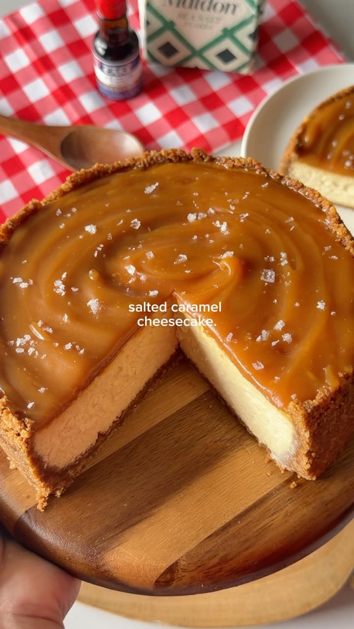 Cheesecake με αλμυρή καραμέλα