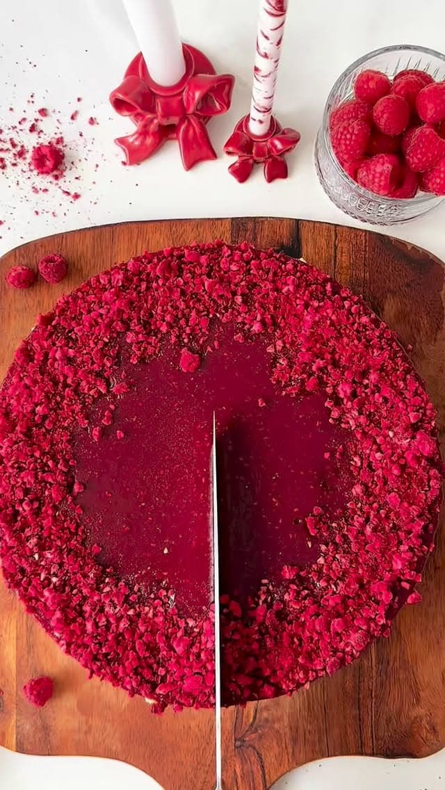Creamiest Raspberry Cheesecake