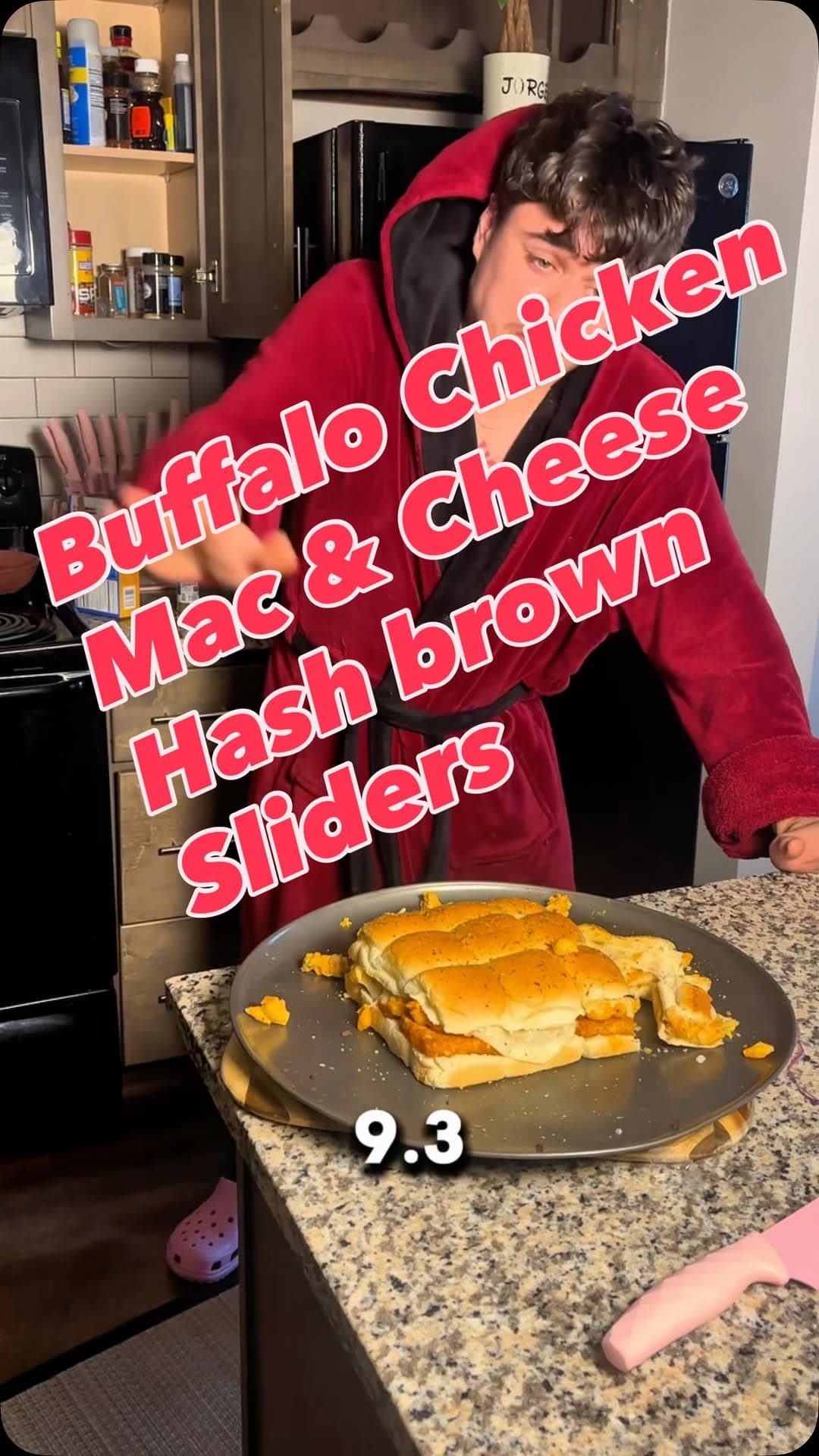 Buffalo Chicken Mac & Cheese Hashbrown Sliders
