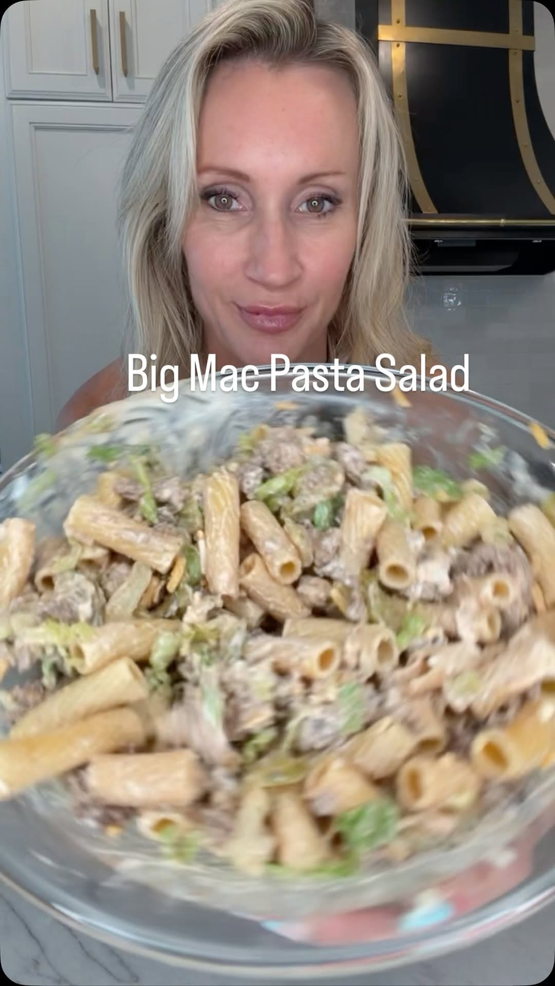 Salada de Macarrão Big Mac