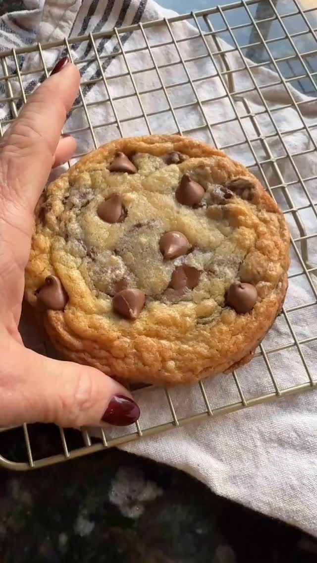 Crumbl-Style Chocolate Chip Cookies