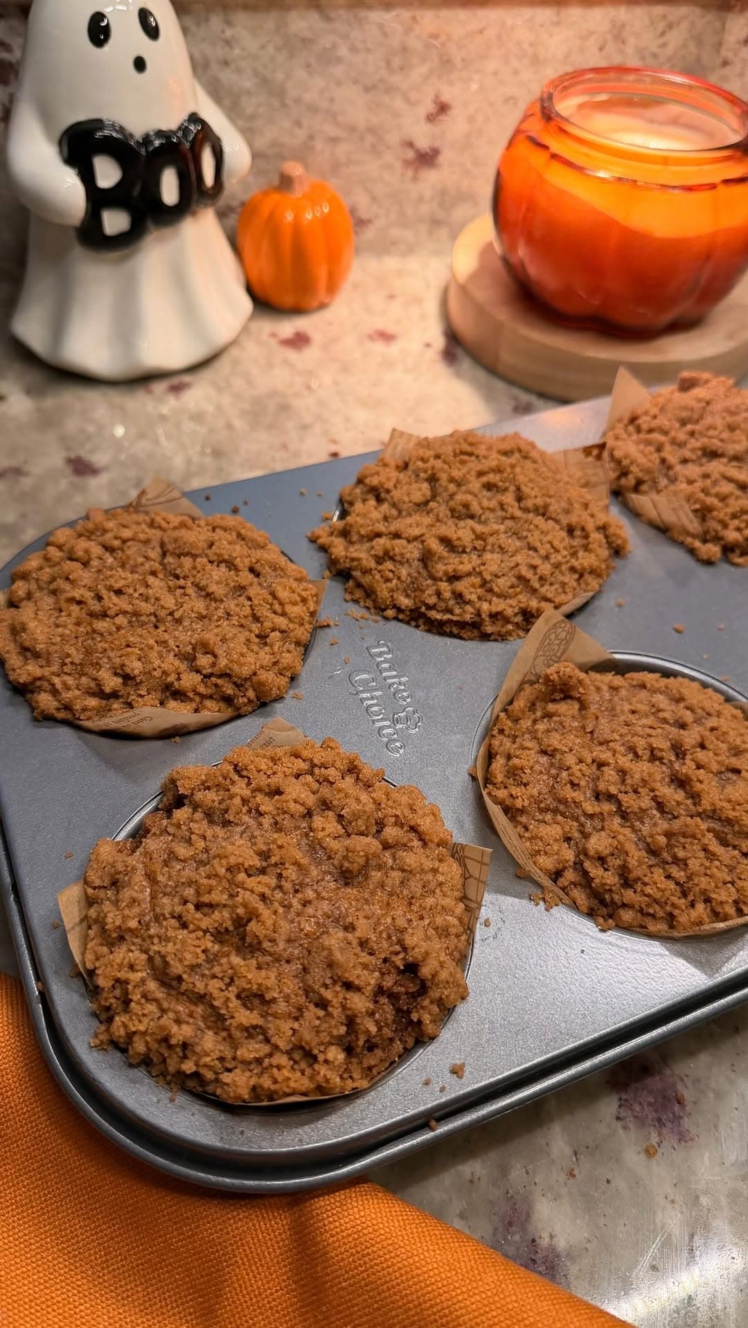 Pumpkin Coffee Cake Muffins