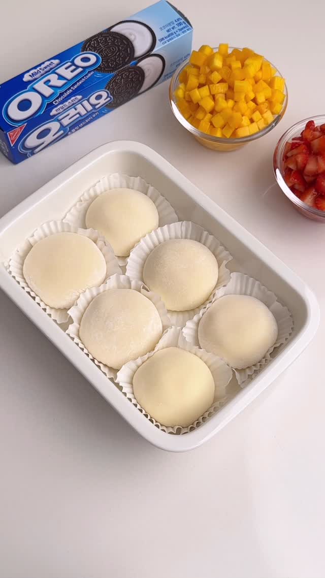 Popular Mochi with Oreo, Mango, and Strawberry