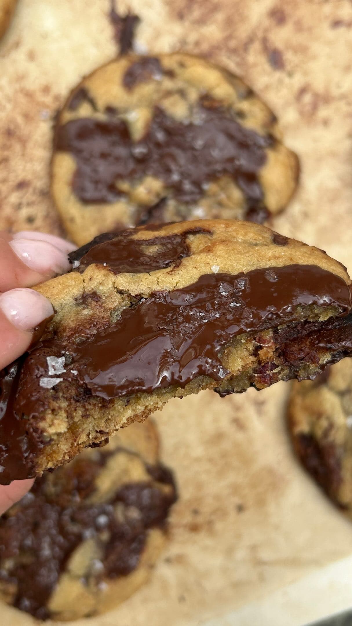 Galletas de dátil, chocolate negro y aceite de oliva