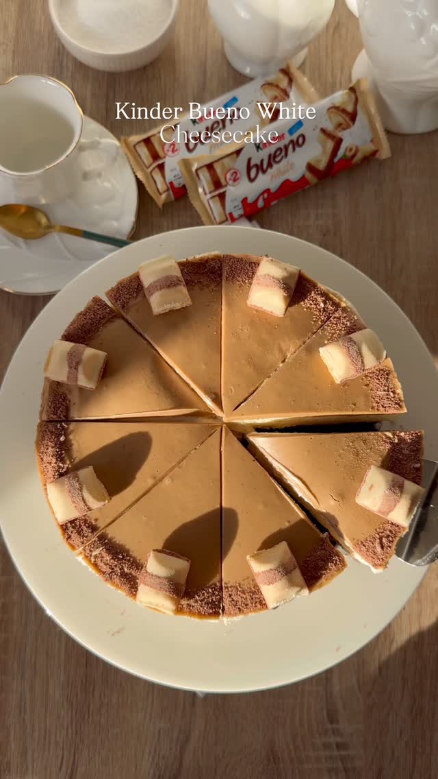Kinder Bueno White Cheesecake
