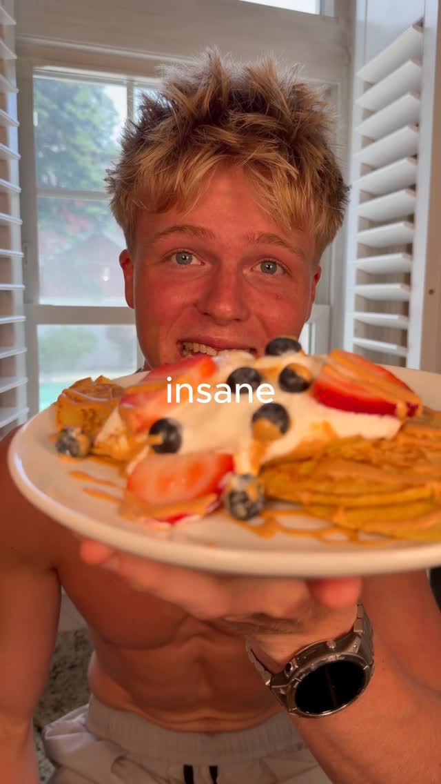 4-Ingredient High-Protein Pancakes