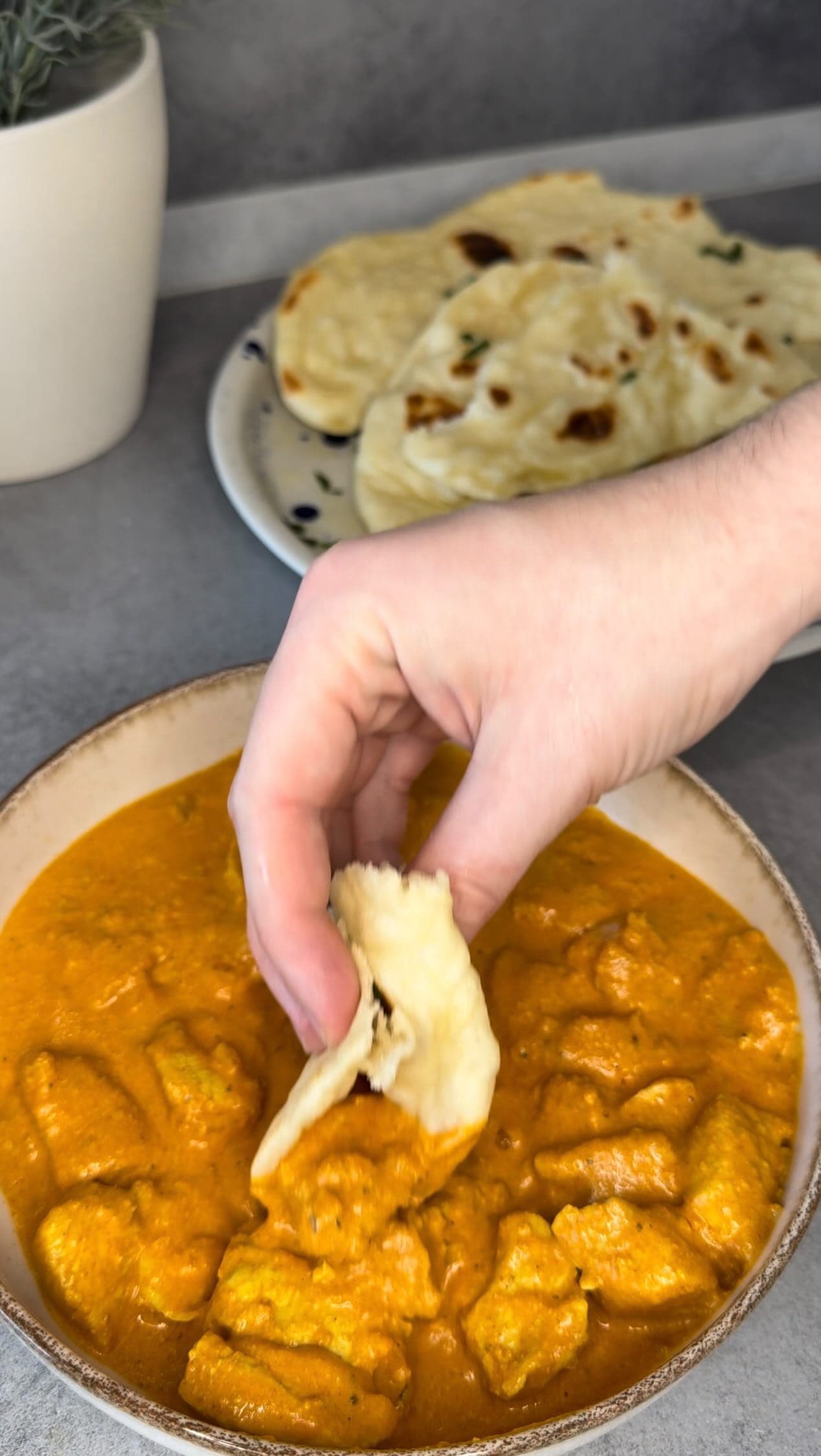 Butter Chicken s domácím naanem