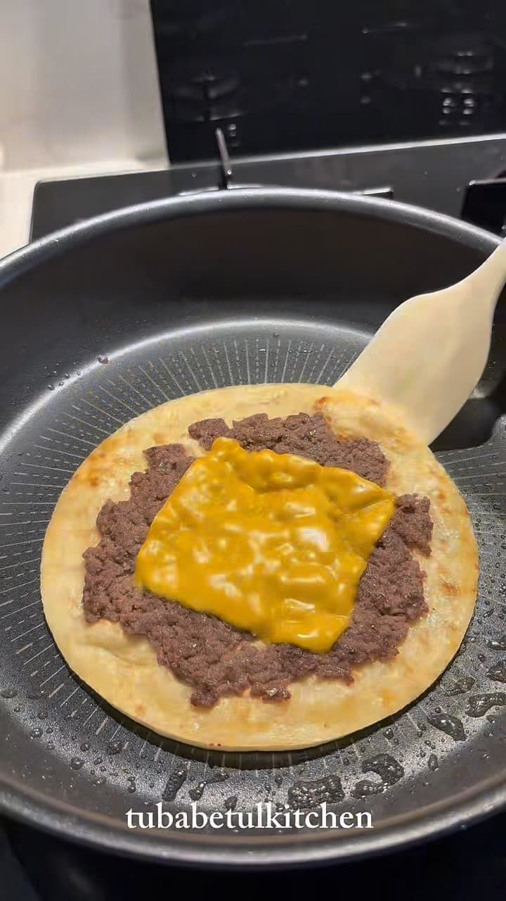 Burger Tacos