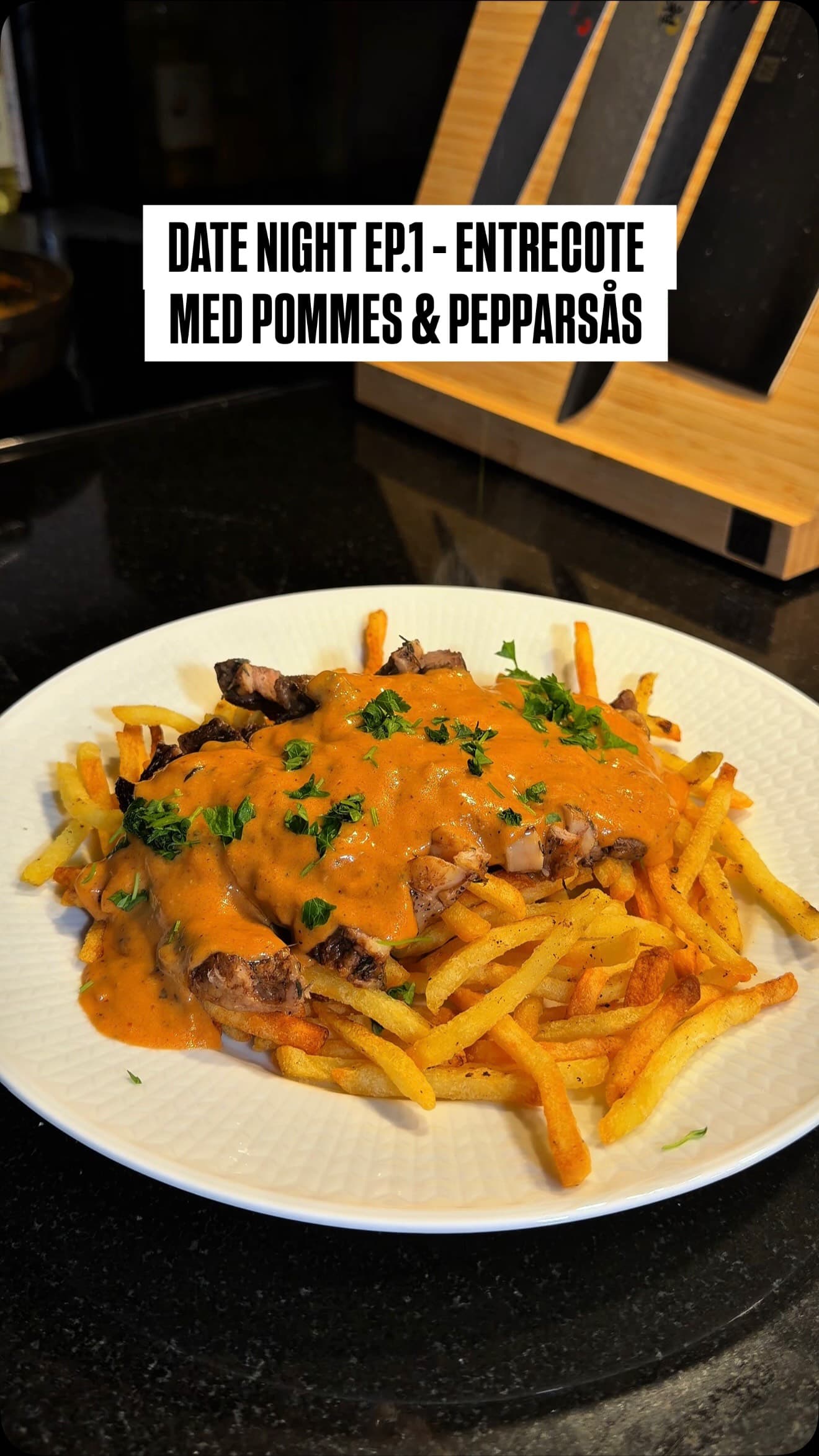 Entrecôte med pommes & pepparsås