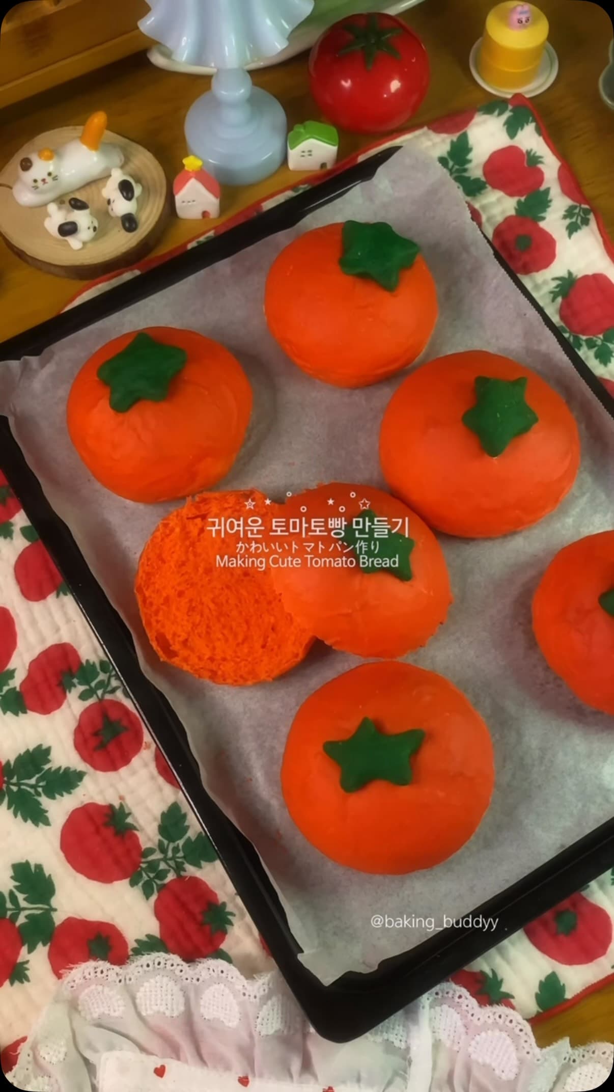 Kawaii Tomato Bread