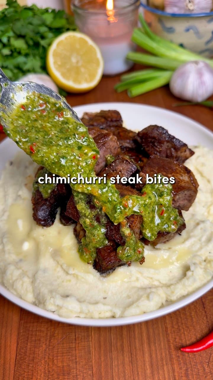 Bocados de Bife com Chimichurri e Purê de Batata