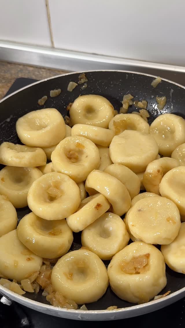 Gnocchi di patate con cipolla rosolata