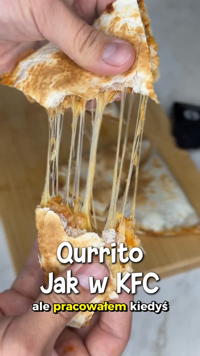 Qurrito z kurczakiem i cheddarem