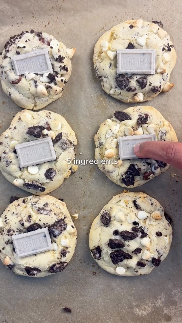 Cookies & Cream Cookies