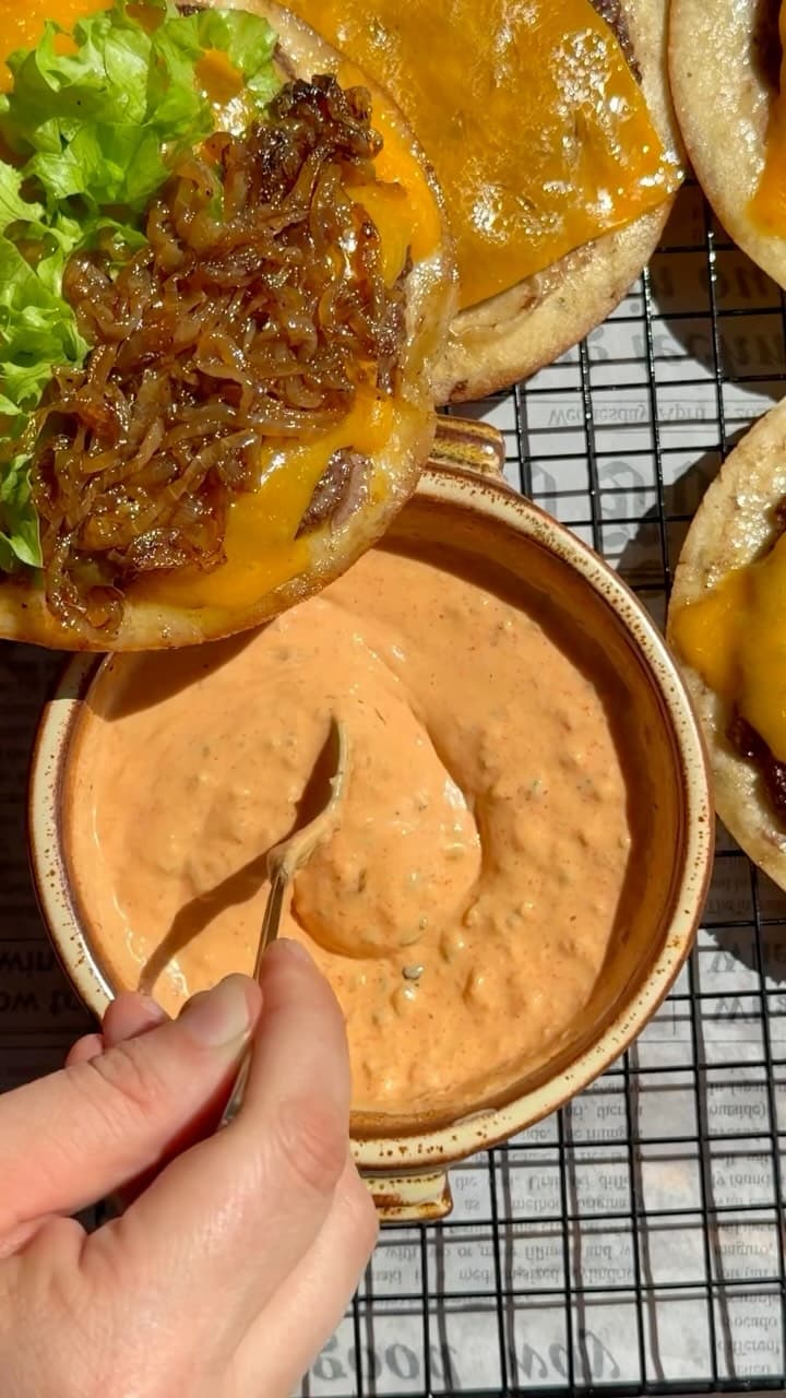 Tacos Smash Burger aux Oignons Caramélisés