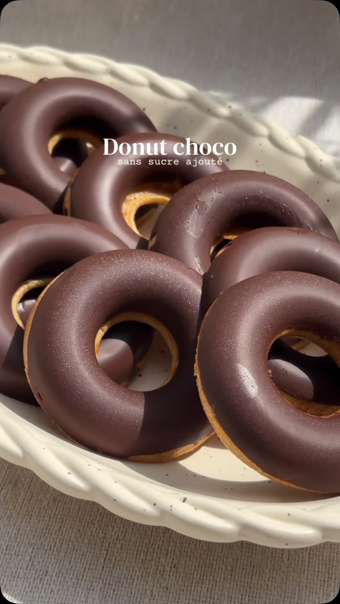 Donuts al cioccolato senza zuccheri aggiunti