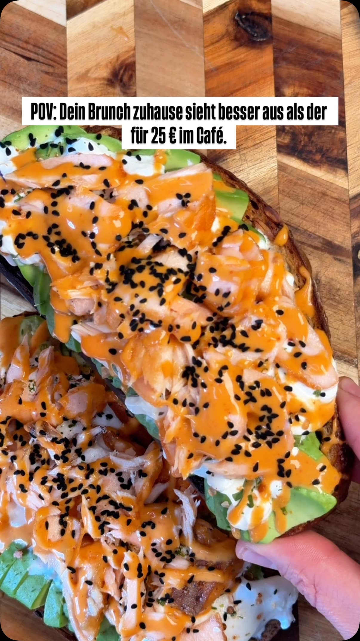 Burrata-Lachs-Toast mit Avocado