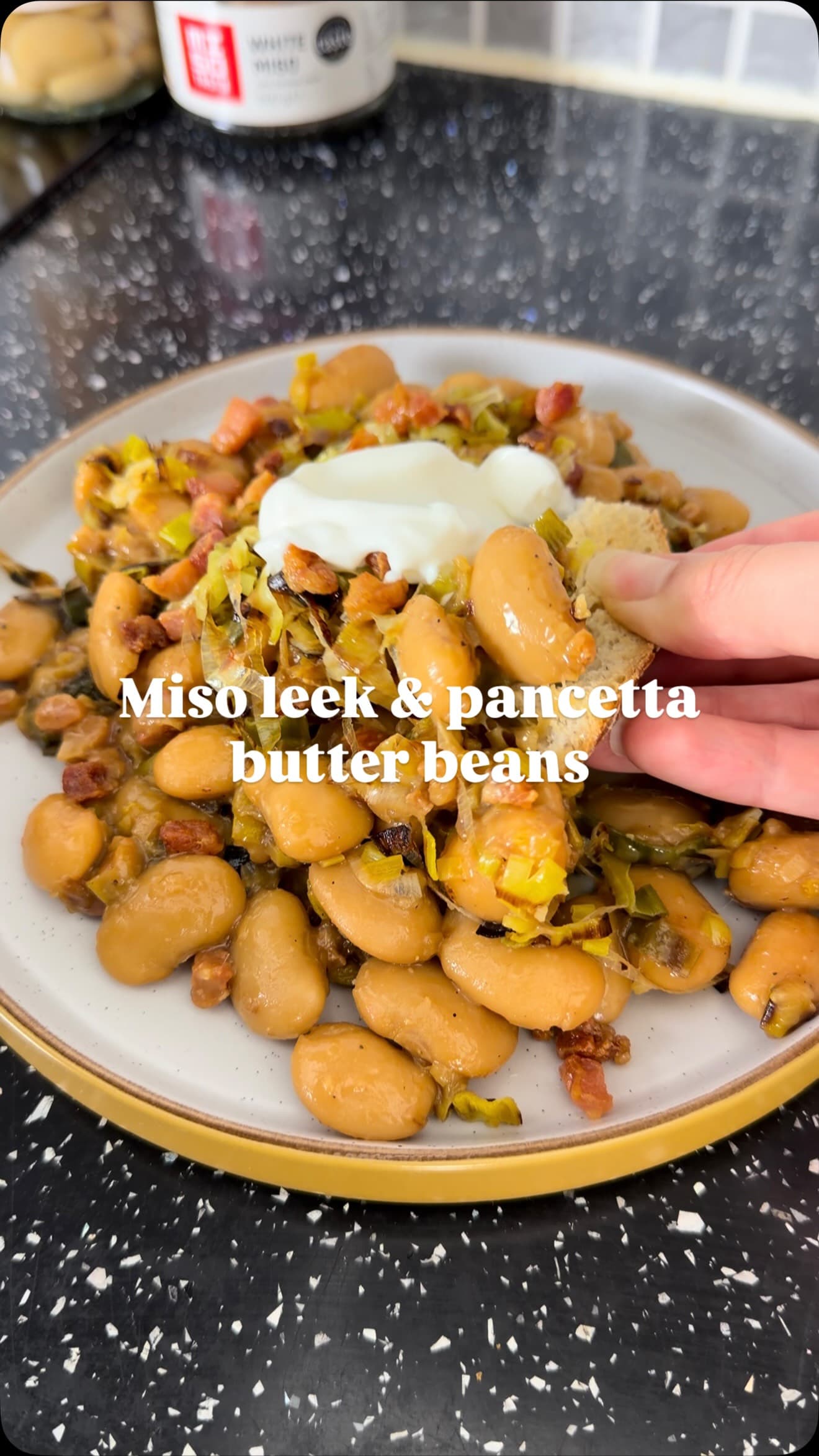 Miso-Lauch und Pancetta-Butterbohnen