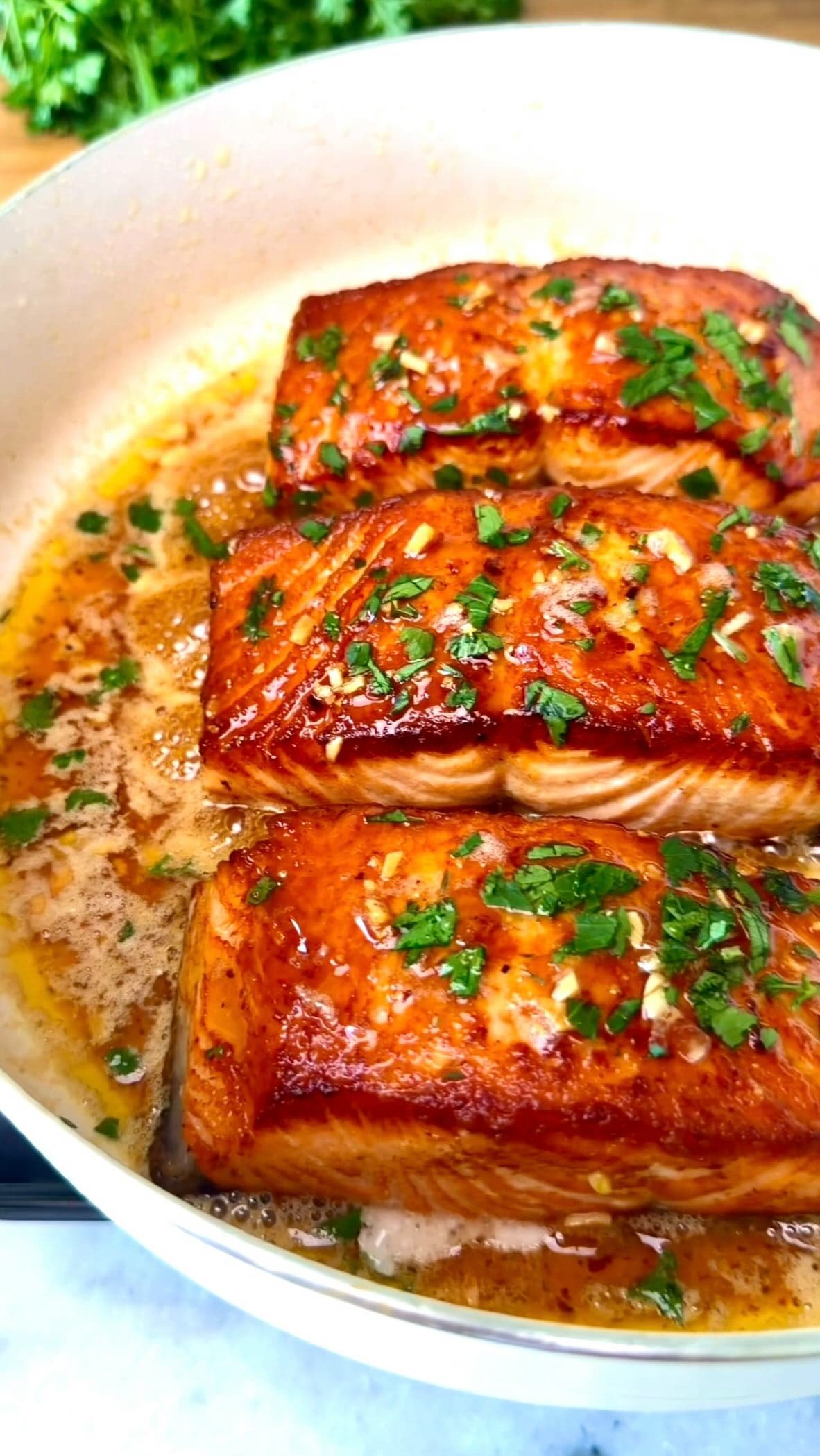 Saumon au beurre noisette miel et ail