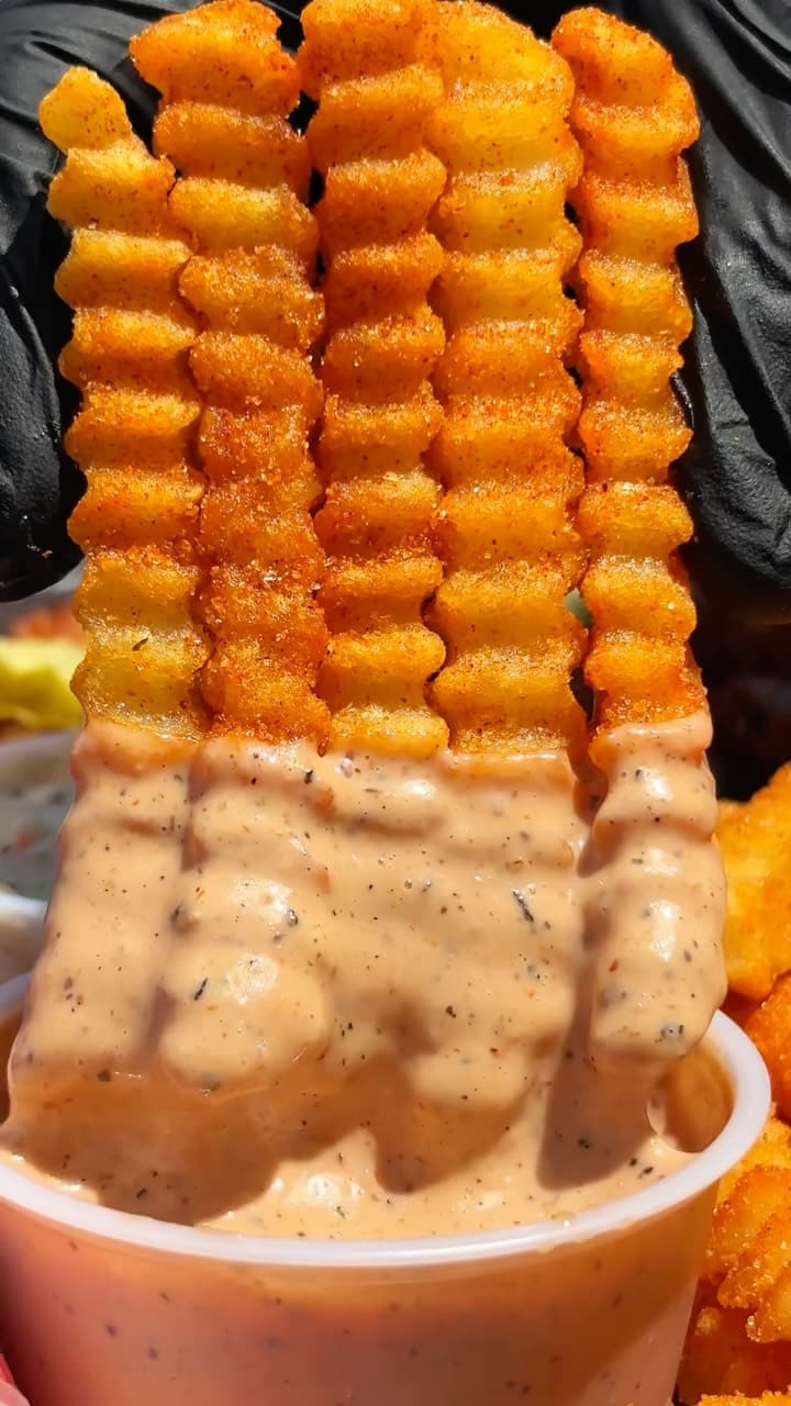 Kwame B's Secret Rub Seasoned Fries with Soul Sauce