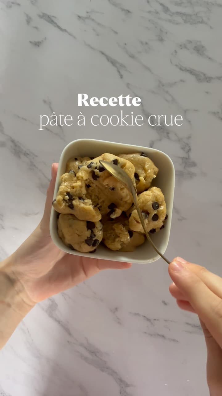 Pâte à cookie crue