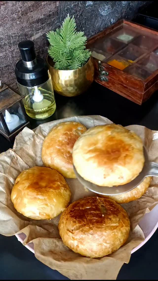 Crispy Onion Kachori