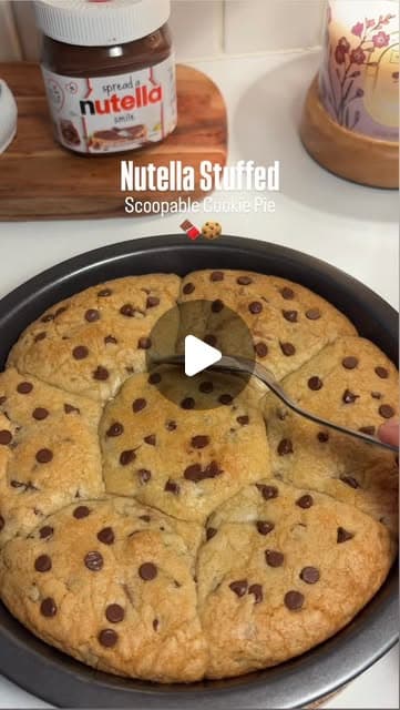 Nutella Stuffed Scoopable Cookie Pie