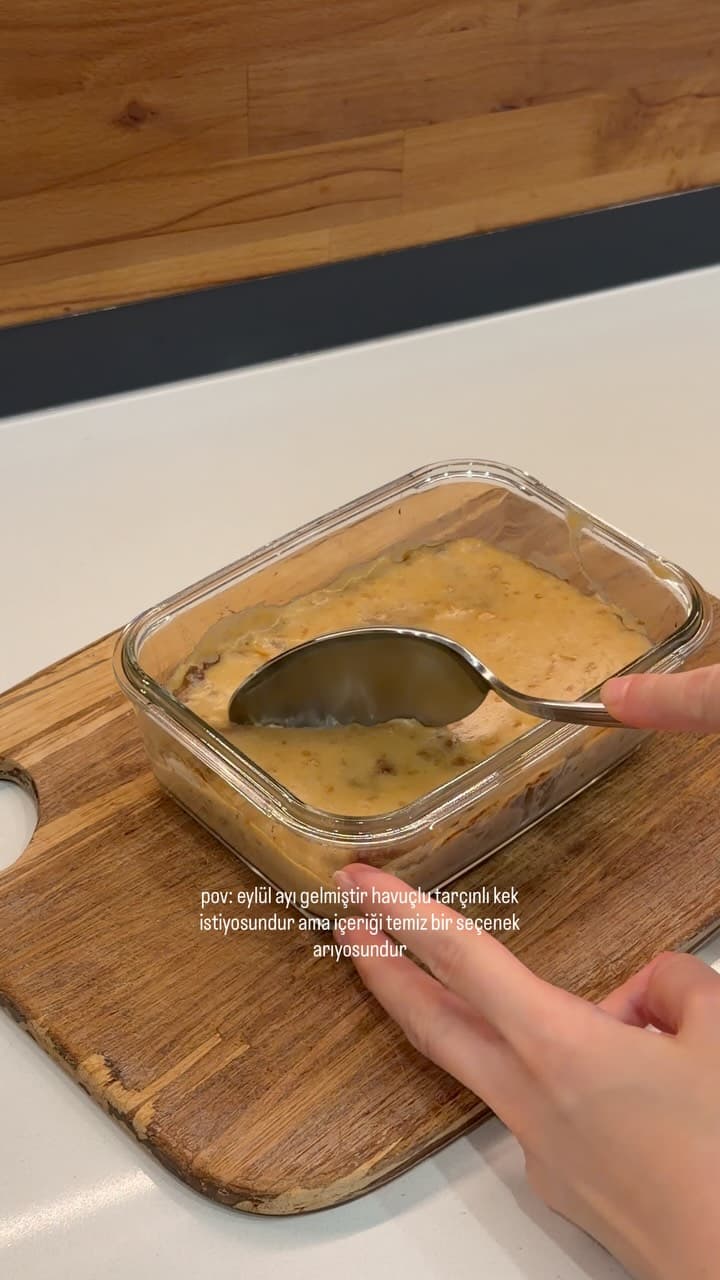 Carrot Cinnamon Oat Cake with Peanut Sauce