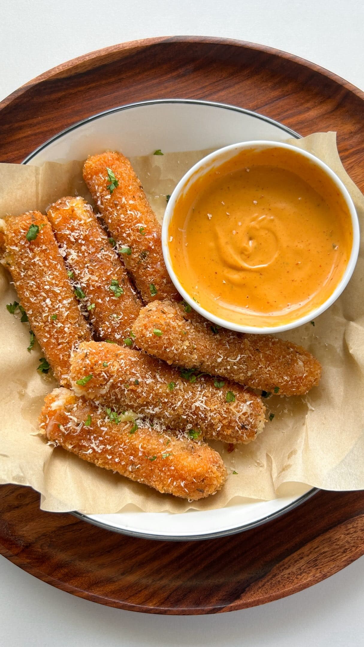 Crispy Cheesy Mozzarella Sticks